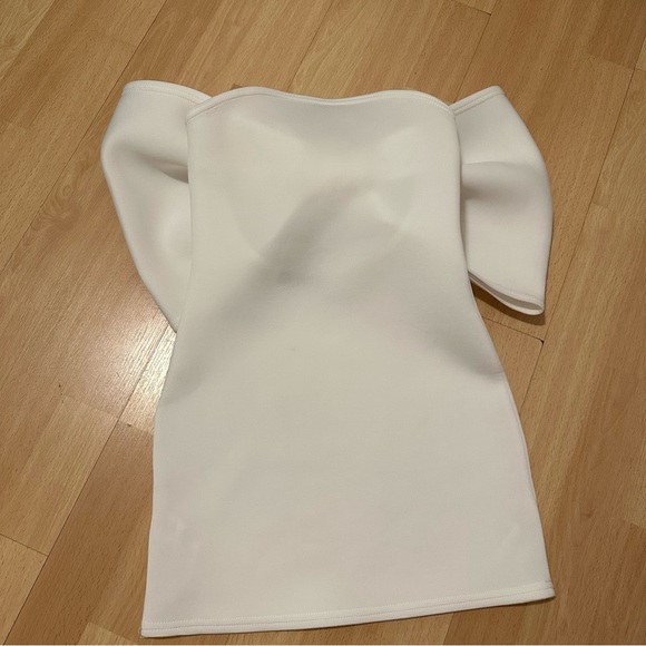 Prettylittlething petite bow bandeau dress - Picture 2 of 8